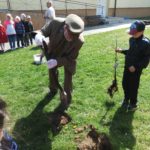 Sadzenie drzew w przedszkolu